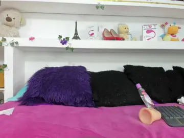 Luciatemptation  live sex cam
