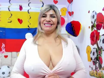 Celeste-Linco  live sex cam