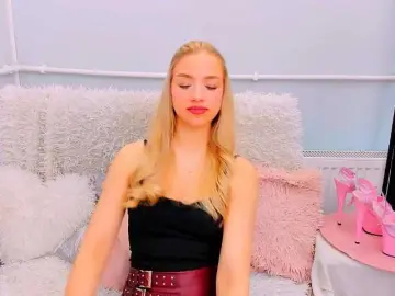 EvetteBeauty  live sex cam