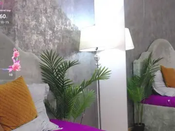 LisaCroft  live sex cam