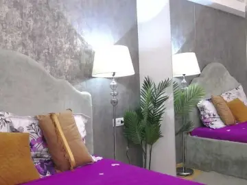 LisaCroft  live sex cam