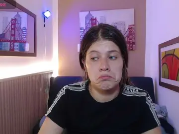 Moonna-linnda  live sex cam