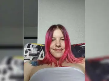 SquirtApril  live sex cam