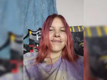 SquirtApril  live sex cam
