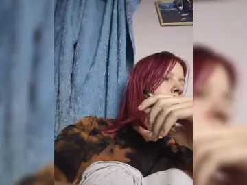SquirtApril  live sex cam