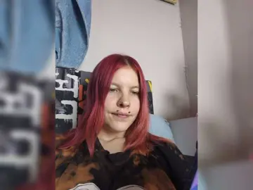 SquirtApril  live sex cam