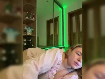 JucieLussie  live sex cam