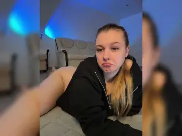 JucieLussie  live sex cam