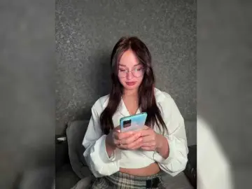 Maryllove  live sex cam