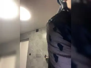 Potifays  live sex cam