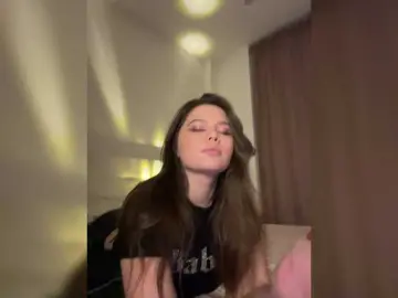 Chiculya  live sex cam