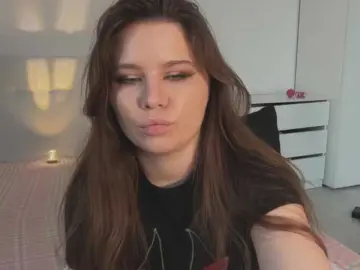 Chiculya  live sex cam