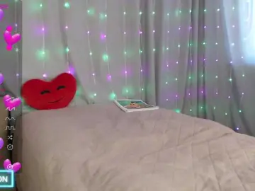 DaddysSluttyGirl  live sex cam