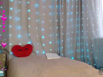 DaddysSluttyGirl  live sex cam