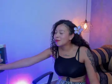 Mia-clk  live sex cam