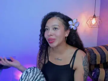 Mia-clk  live sex cam