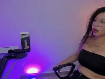 Mia-clk  live sex cam