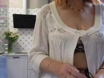 Pink-Lips  live sex cam