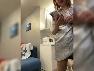 Pink-Lips  live sex cam