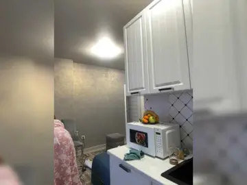 Pink-Lips  live sex cam