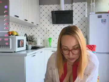 Pink-Lips  live sex cam