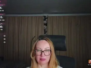 Pink-Lips  live sex cam
