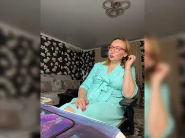 Pink-Lips  live sex cam