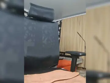 Pink-Lips  live sex cam