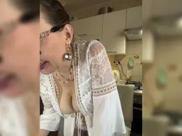 Pink-Lips  live sex cam