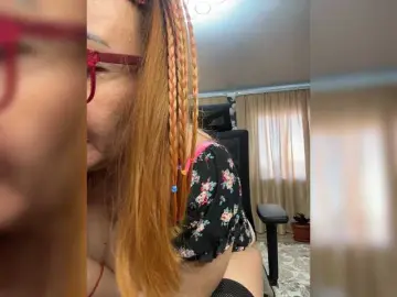 Pink-Lips  live sex cam