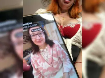 Pink-Lips  live sex cam