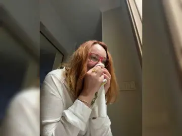 Pink-Lips  live sex cam