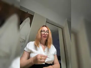 Pink-Lips  live sex cam