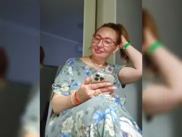 Pink-Lips  live sex cam