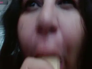 Emilynessa  live sex cam