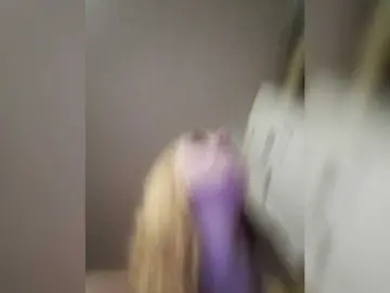 MysticLuna600  live sex cam