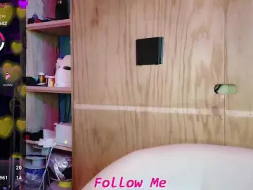 QueenyK1ng  live sex cam