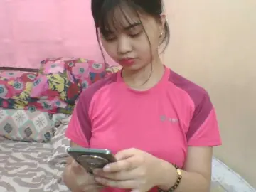 Kylie17  live sex cam