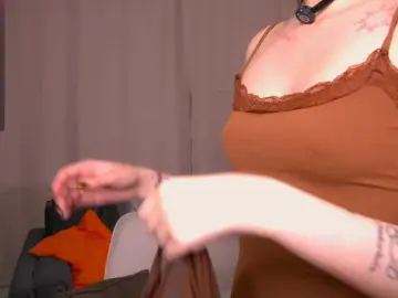 Mia-roxxxx  live sex cam