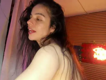 Rosse2504  live sex cam