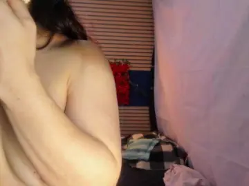 Rosse2504  live sex cam