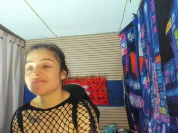 Rosse2504  live sex cam