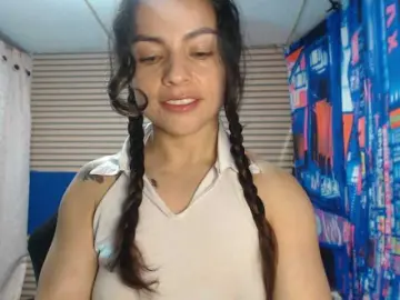 Rosse2504  live sex cam