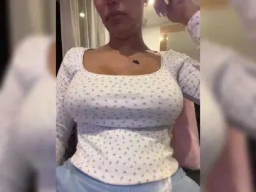 EmilyLeah  live sex cam