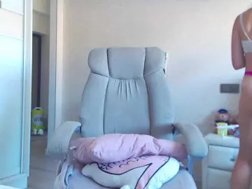 FlirtyMarin1  live sex cam