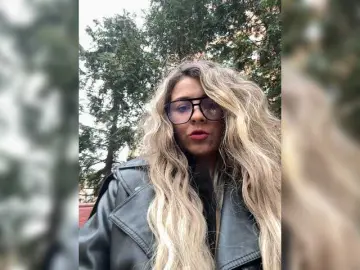 ProseccoMood  live sex cam