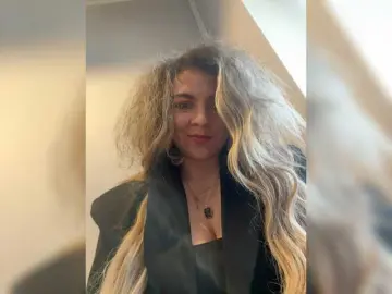 ProseccoMood  live sex cam