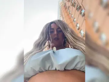 ProseccoMood  live sex cam