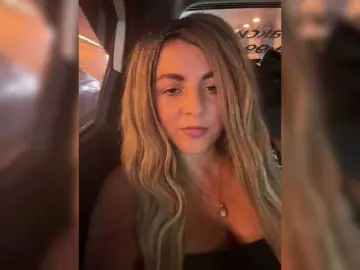 ProseccoMood  live sex cam