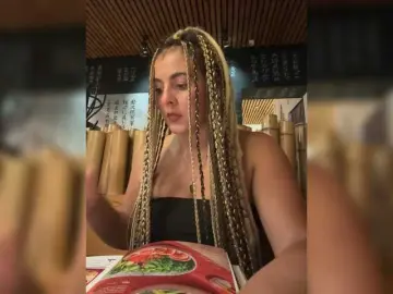 ProseccoMood  live sex cam